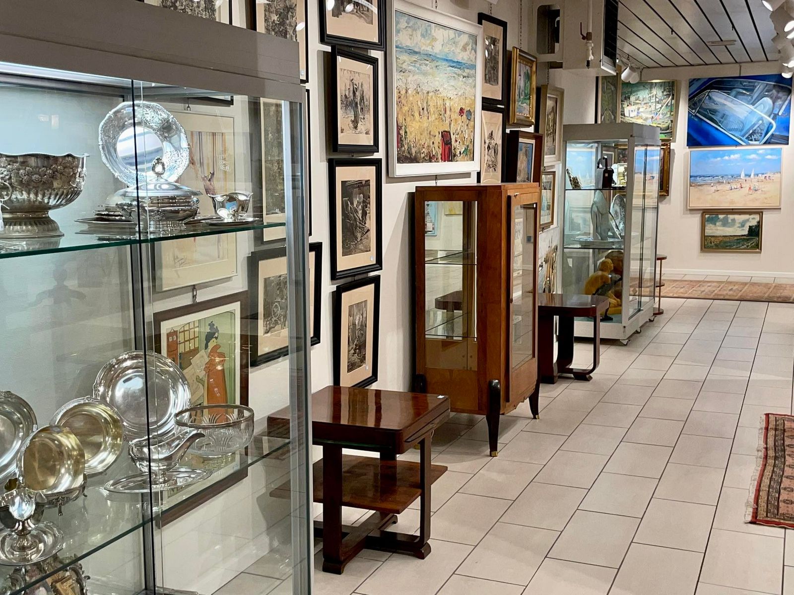 Service vide magasin professionnel